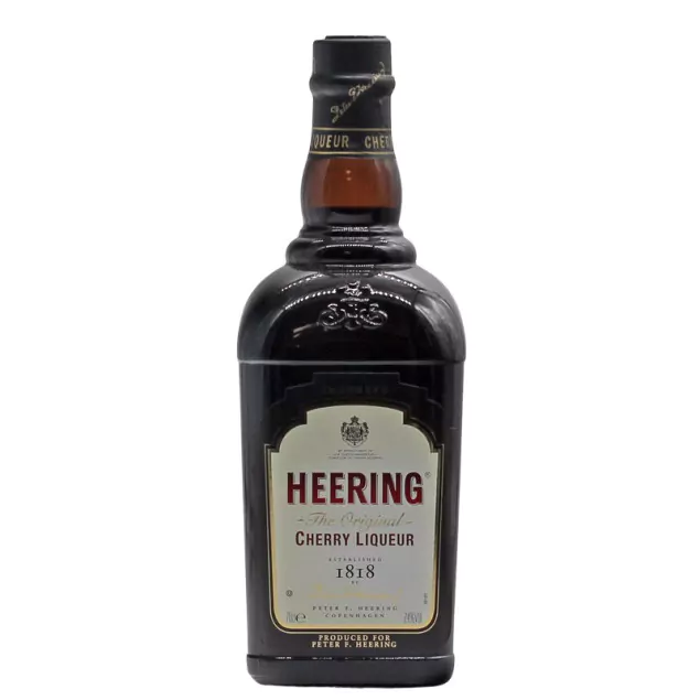 67934 heering cherry liqueur 3937 - Die Welt der Weine