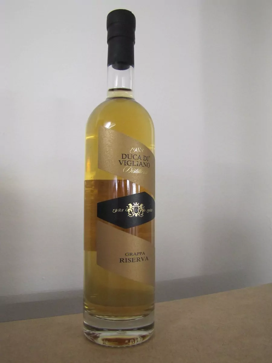 dellavalle grappa riserva duca di vigliano 0 5 l 1550 10 - Die Welt der Weine