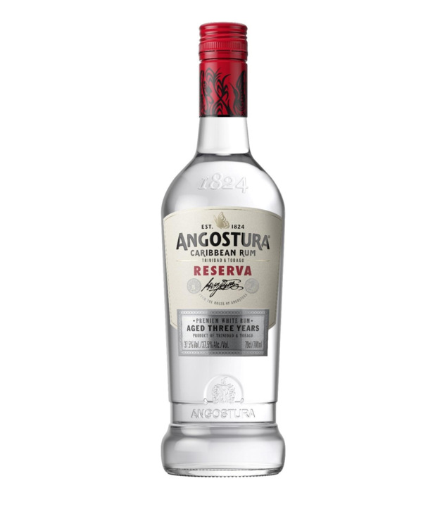 angostura 3 years old - Die Welt der Weine